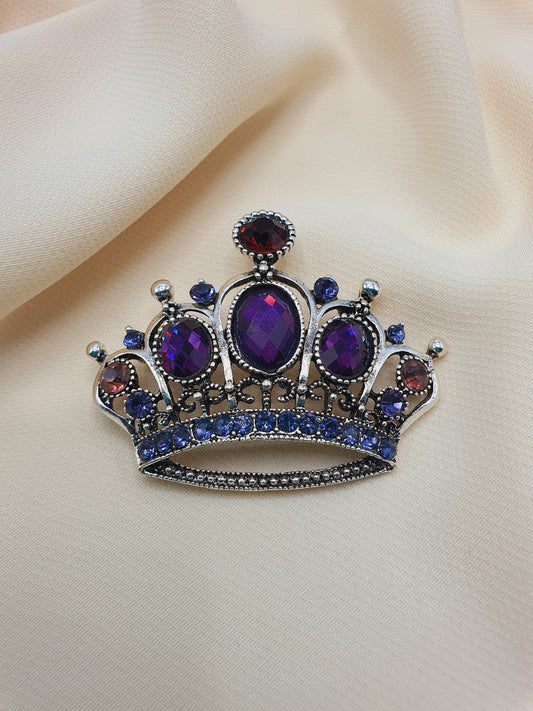 Fix your crown sis! Crown Brooch