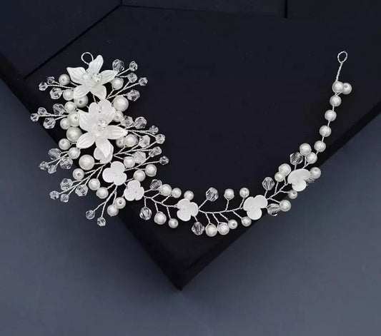 Pearl-Crystal Silver Hairvine